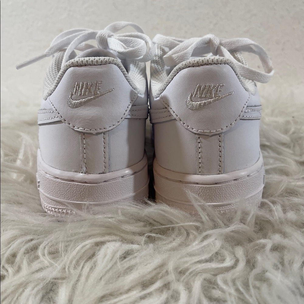 NIKE Kids' Grade School Air Force 1 Low Shoes White Sneakers Size 1 NEW - Picture 5 of 14
